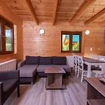 Domki, I Restauracja Wloczega *