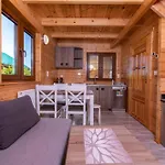 بيت خشبي Domki, I Restauracja Wloczega