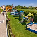 Domki, I Restauracja Wloczega