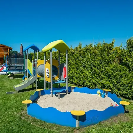 Domki, I Restauracja Wloczega ロッジ