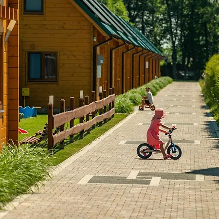 Domki, I Restauracja Wloczega Lodge *