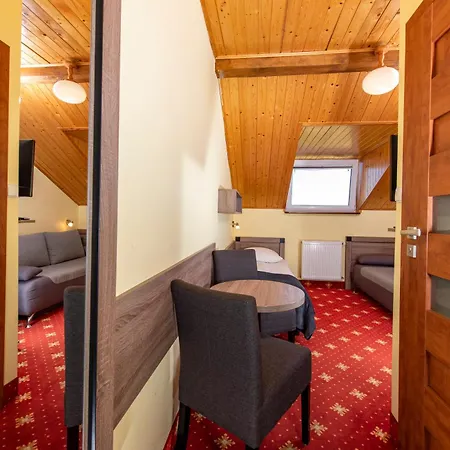 ロッジ Domki, I Restauracja Wloczega