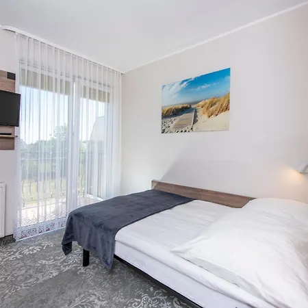 Domki, I Restauracja Wloczega ロッジ Gąski