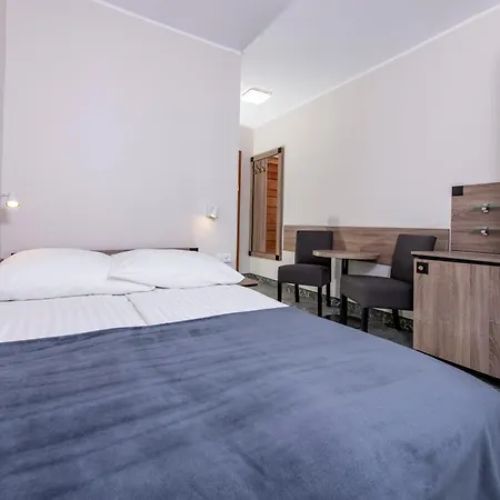 Domki, I Restauracja Wloczega ロッジ