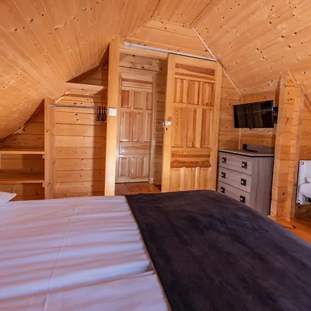 ロッジ Domki, I Restauracja Wloczega *