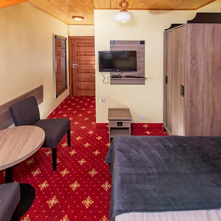 Domki, I Restauracja Wloczega Lodge Gąski