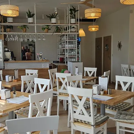Domki, I Restauracja Wloczega Lodge Gąski